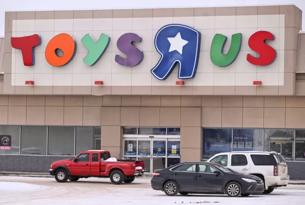 Mga prodyuser ng sonik na pelikula upang lumikha ng live-action toys 'r' US film